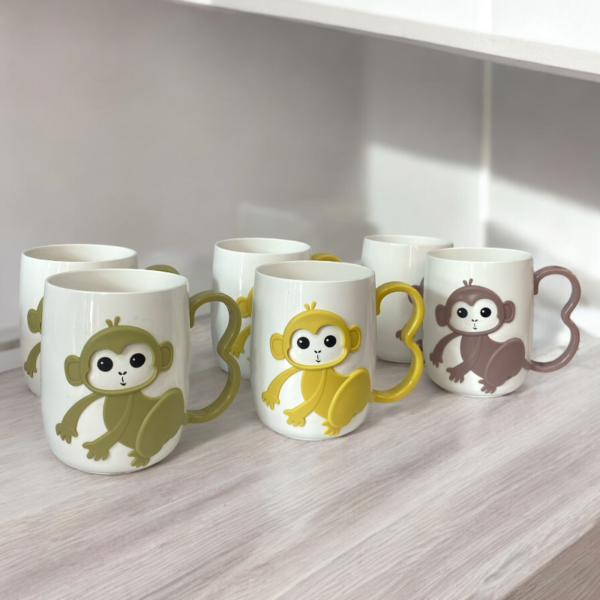 Taza Con Diseño De Monitos