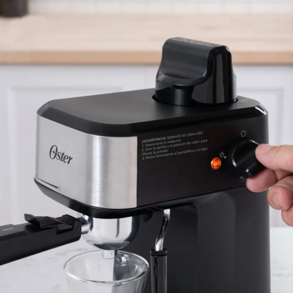 Cafetera Oster Para Expreso y Cappuccino - Image 3