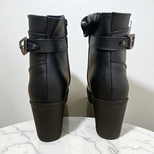 Botines con Tacón y Hebilla - Image 7