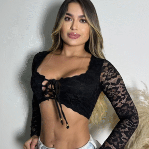 Crop Top de Encaje con Amarre Frontal