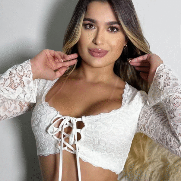 Crop Top de Encaje con Amarre Frontal - Image 4