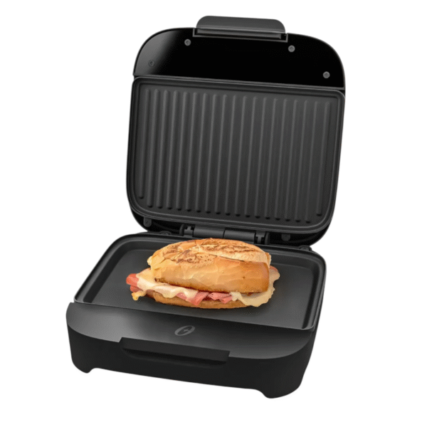 Sandwichera Oster® Panini Compacta Con Platos Hondos Ckstsm400 Color Negro - Image 3