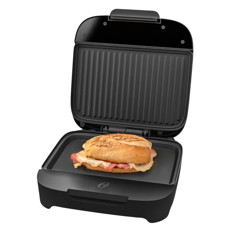 Sandwichera Oster® Panini Compacta Con Platos Hondos Ckstsm400 Color Negro - Image 3