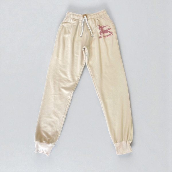 Conjunto Burberry Style Beige – Elegancia Infantil con Capucha - Image 3