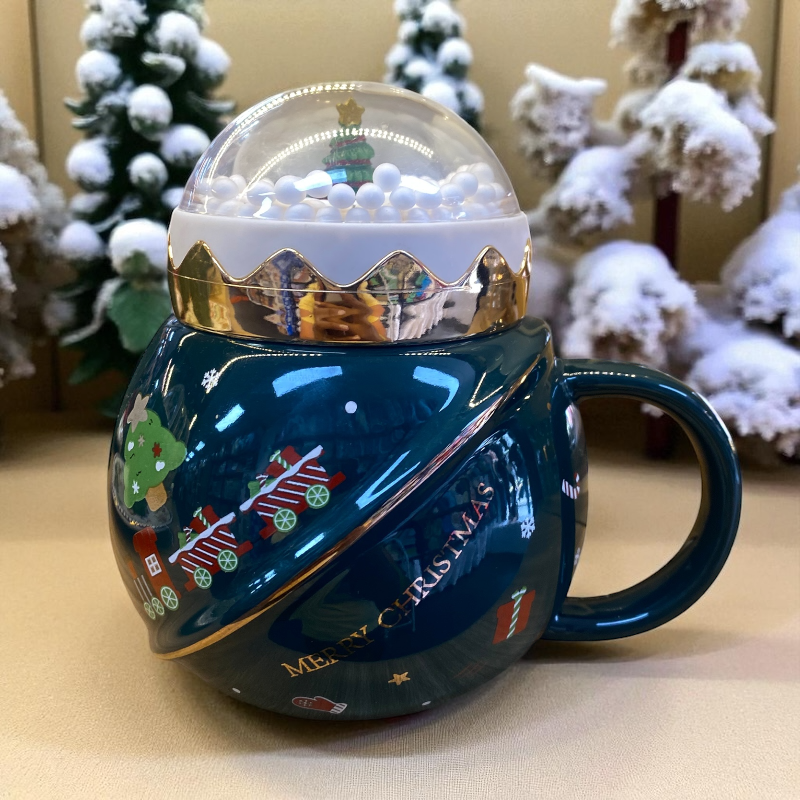 Taza Navideña Bola de Nieve con Tren 🎄🚂 - Image 2