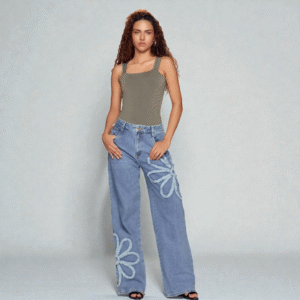 Jean Wide Leg Con Flores Bordadas
