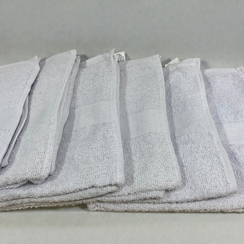 Toalla Blanca Básica Ligera 60x120cm - Image 3