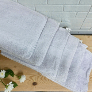 Toalla Blanca Básica Ligera 60x120cm