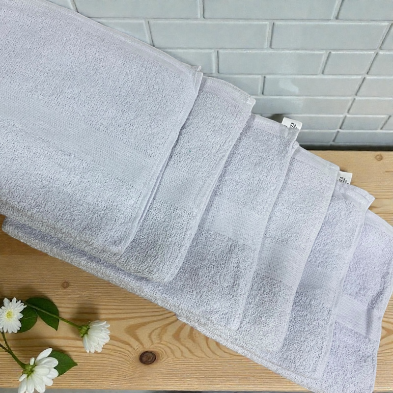 Toalla Blanca Básica Ligera 60x120cm