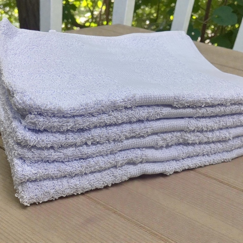 Toalla de Manos Blanca Básica – 40 × 70 cm