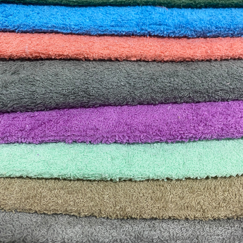 Toalla Clásica Suave 300 g – Secado Diario (70 x 140 cm) - Image 4