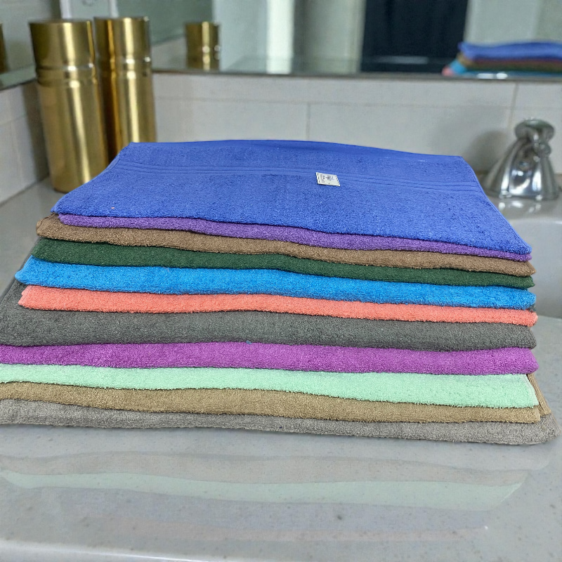 Toalla Clásica Suave 300 g – Secado Diario (70 x 140 cm)