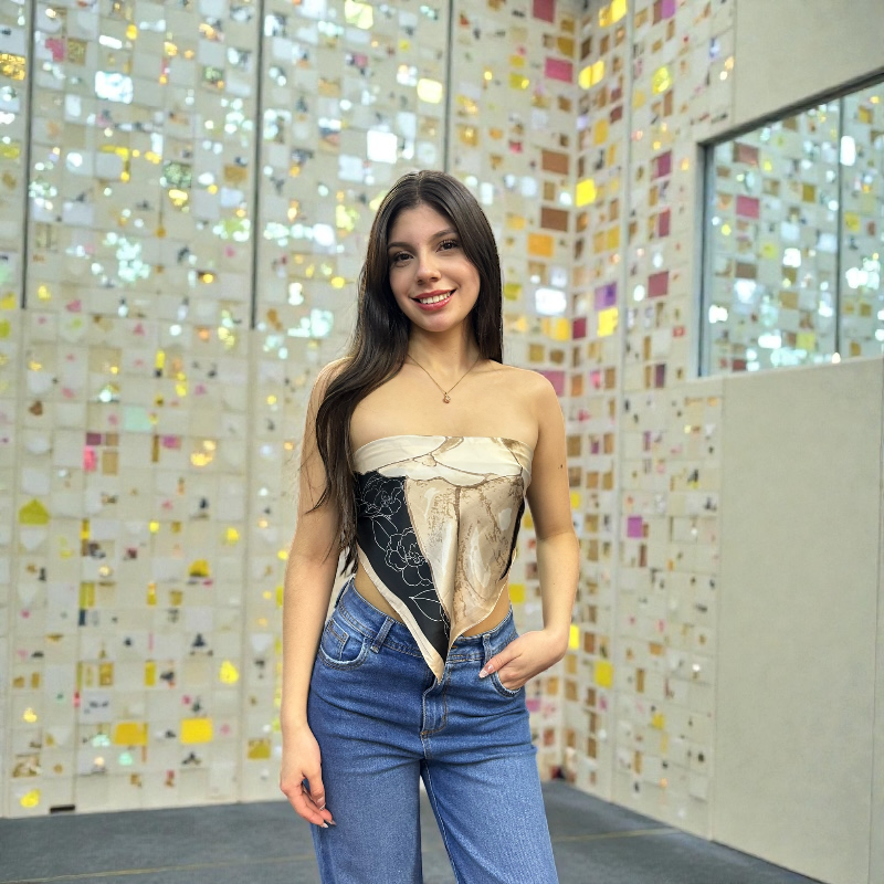 Pañoleta Camelia Imperial Black