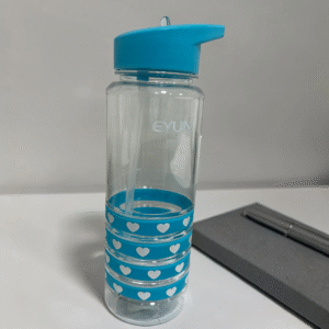 Botella Corazoncitos 650 ml con Pitillo