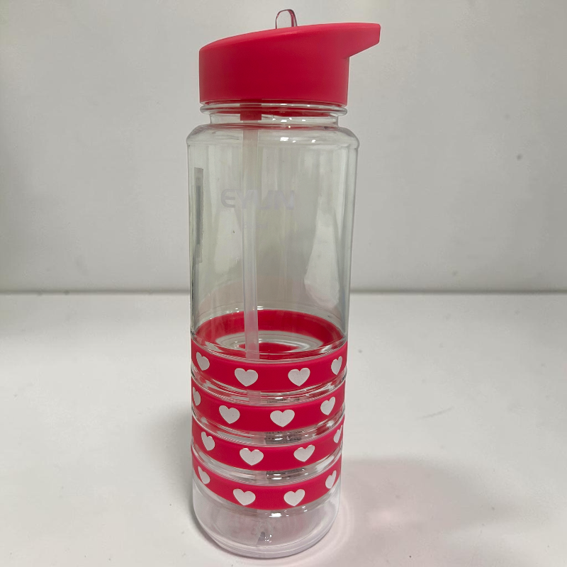 Botella Corazoncitos 650 ml con Pitillo - Image 3