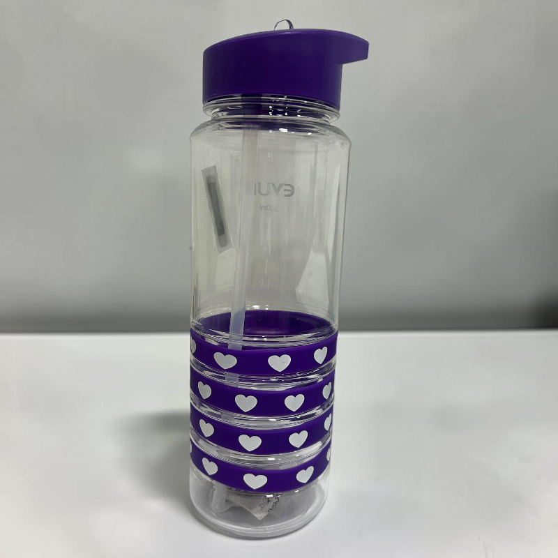 Botella Corazoncitos 650 ml con Pitillo - Image 5